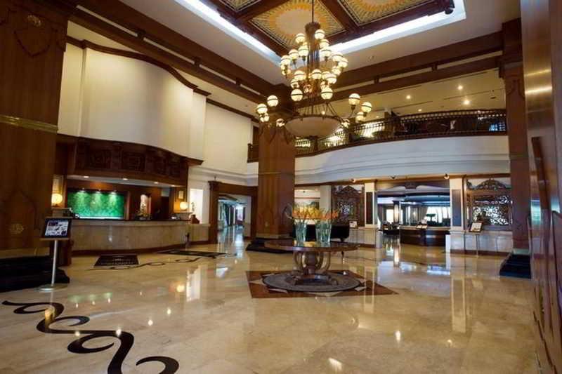 The Sunan Hotel Solo Buitenkant foto