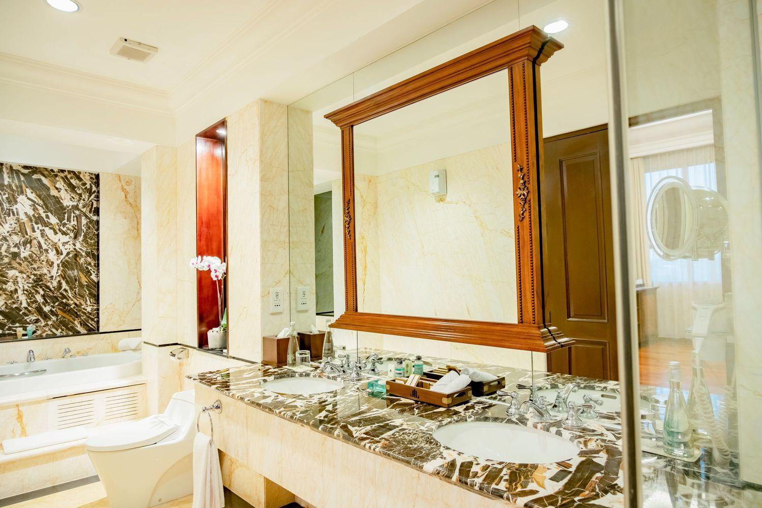 The Sunan Hotel Solo Buitenkant foto