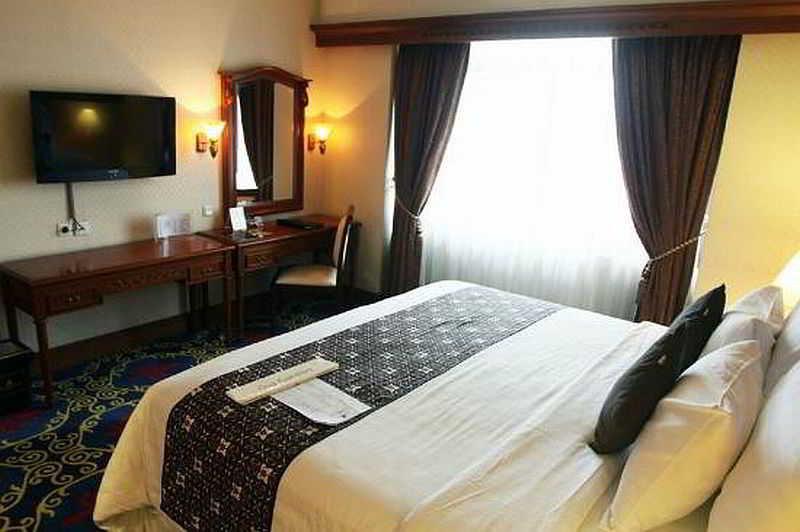 The Sunan Hotel Solo Buitenkant foto
