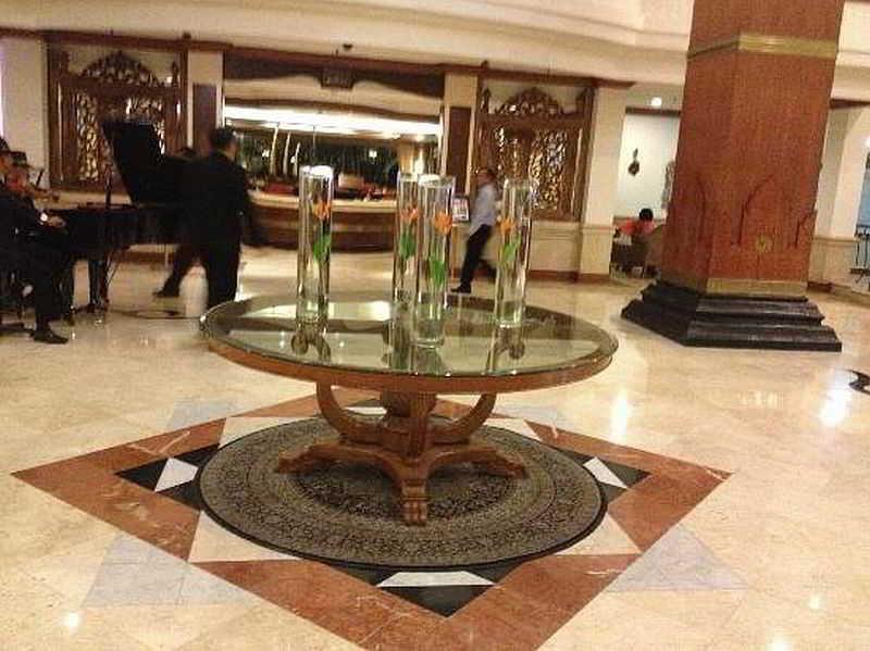 The Sunan Hotel Solo Buitenkant foto
