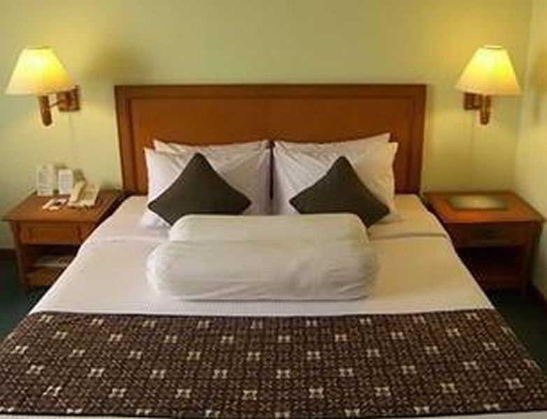 The Sunan Hotel Solo Buitenkant foto