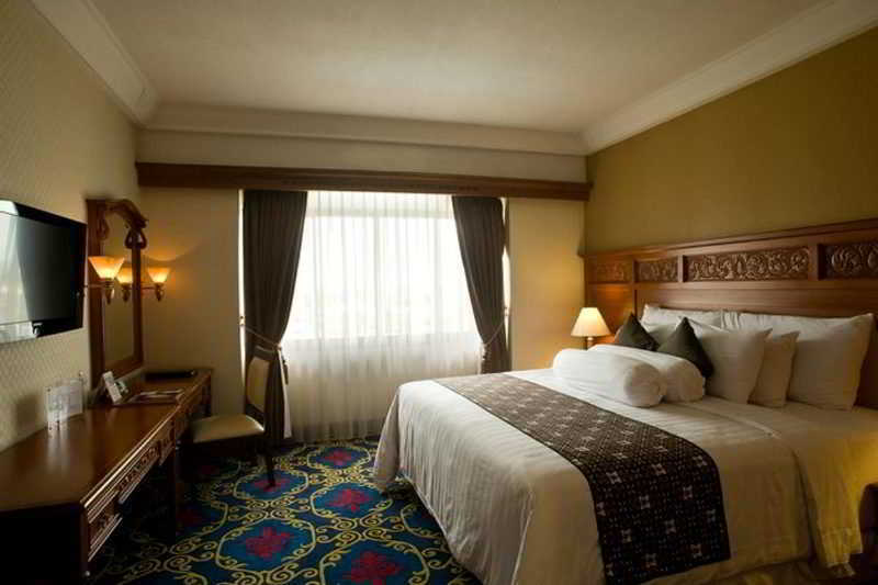 The Sunan Hotel Solo Buitenkant foto