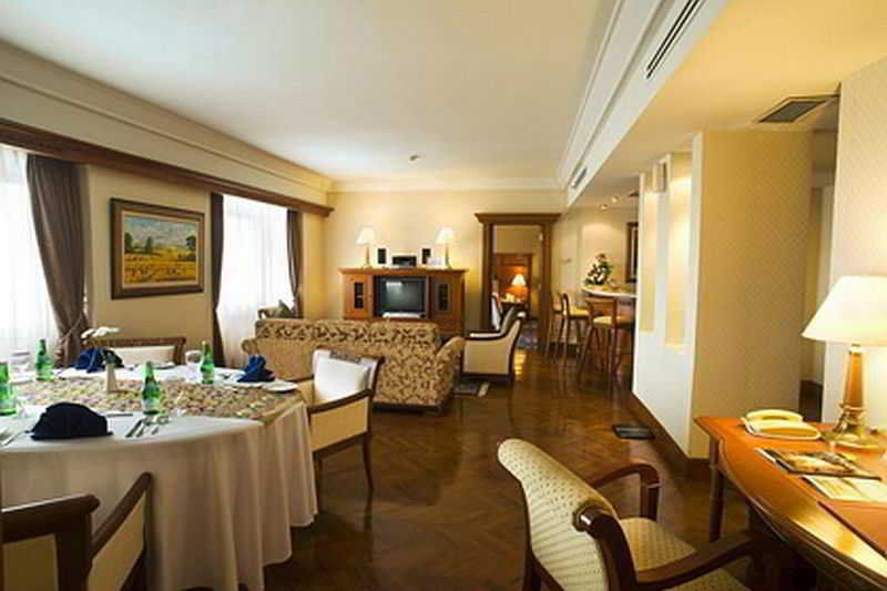 The Sunan Hotel Solo Buitenkant foto