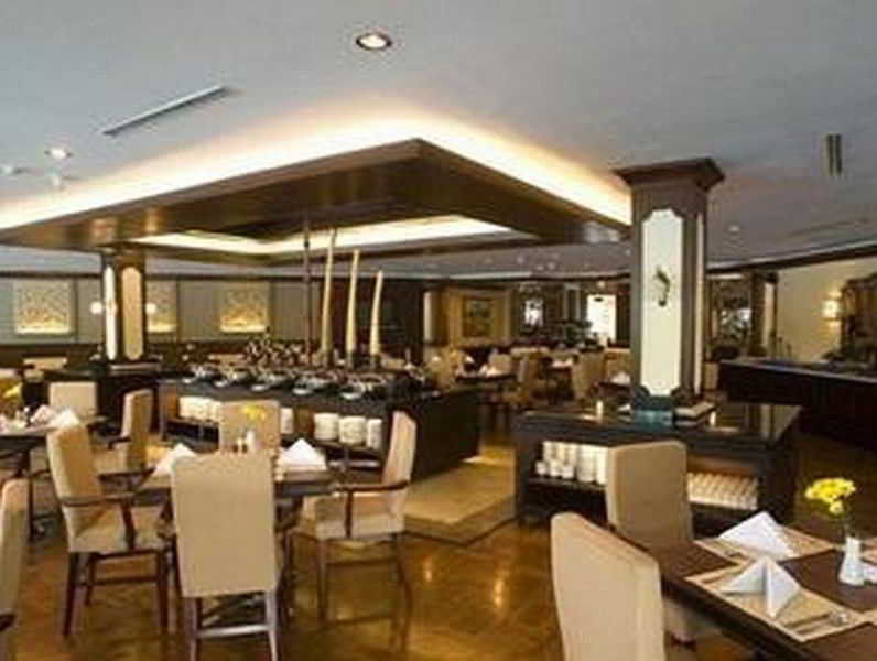 The Sunan Hotel Solo Buitenkant foto