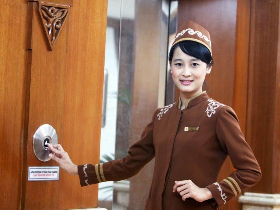 The Sunan Hotel Solo Buitenkant foto